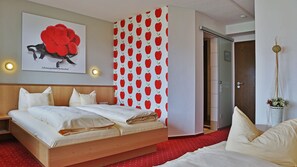 Premium bedding, in-room safe, desk, iron/ironing board - Hotel Renchtalblick (Oberkirch)