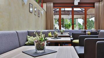 Coin salon dans le hall