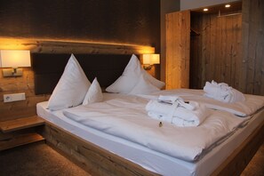 Coffres-forts dans les chambres, bureau, rideaux occultants