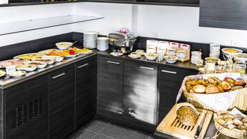 Colazione a buffet inclusa, servita tutte le mattine