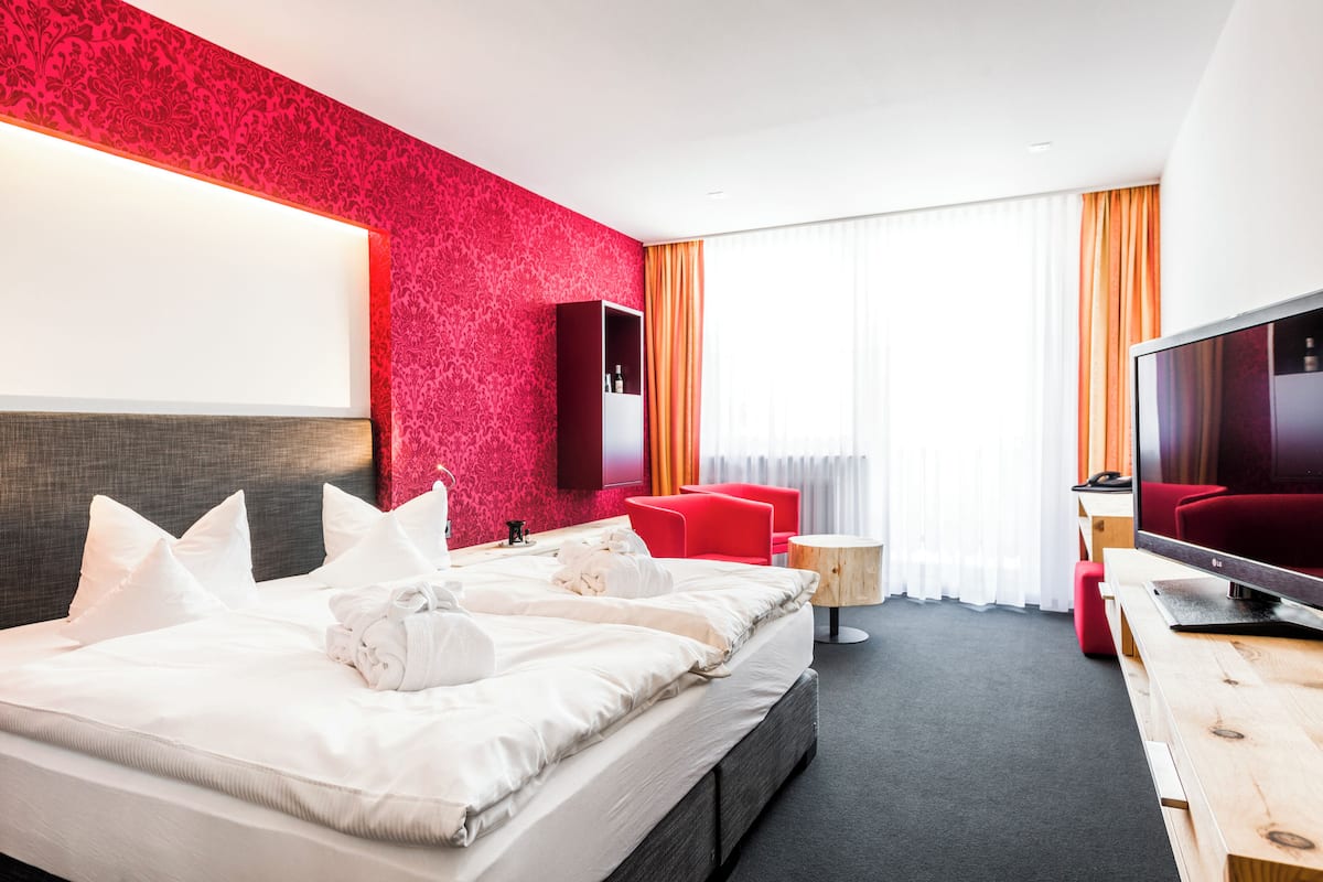 In-room safe, desk, blackout curtains, soundproofing