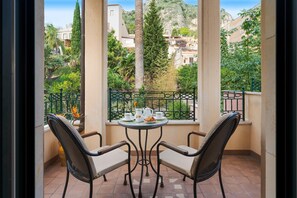 Outdoor dining - Hotel Villa Schuler (Taormina)