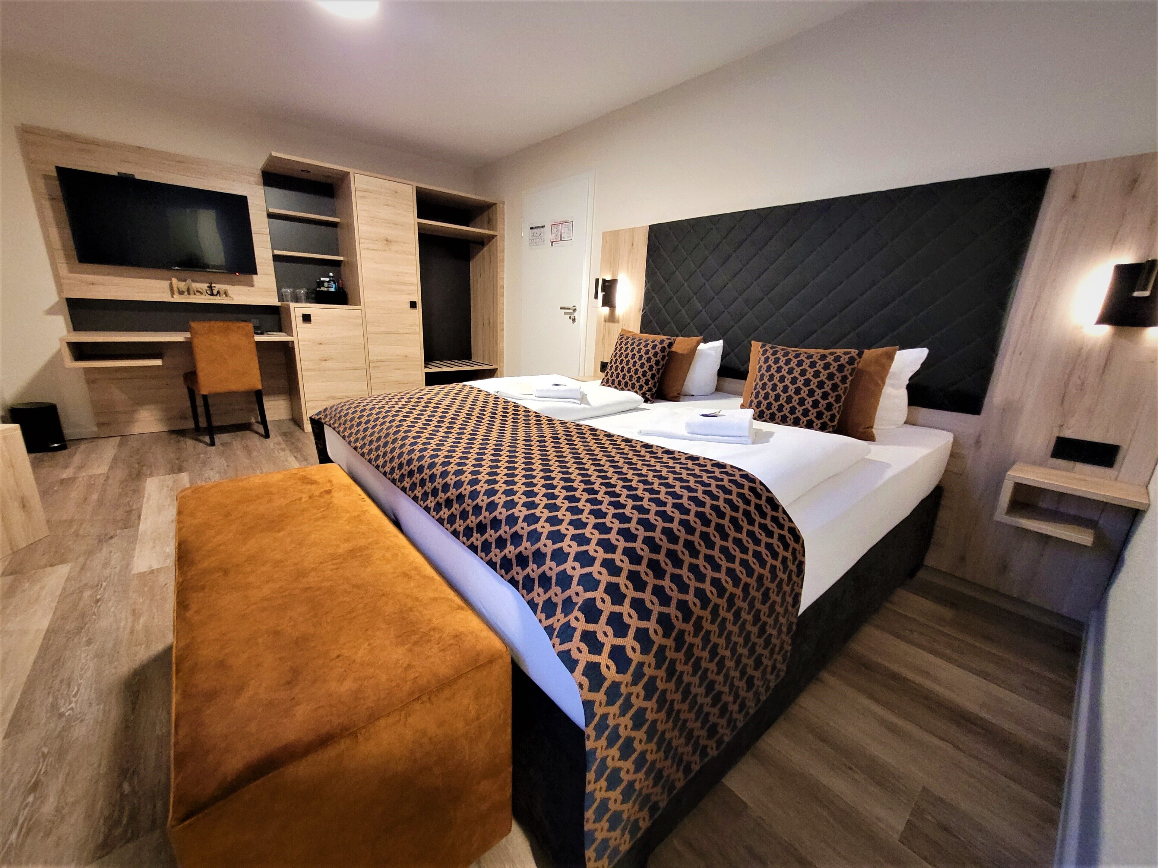 comfort double room | minibar, in-room safe, desk, laptop workspace