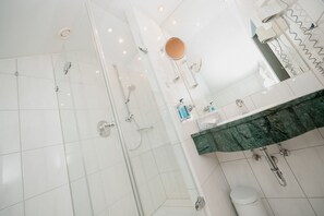 Bathroom - Hotel Am Schloss (Illertissen)