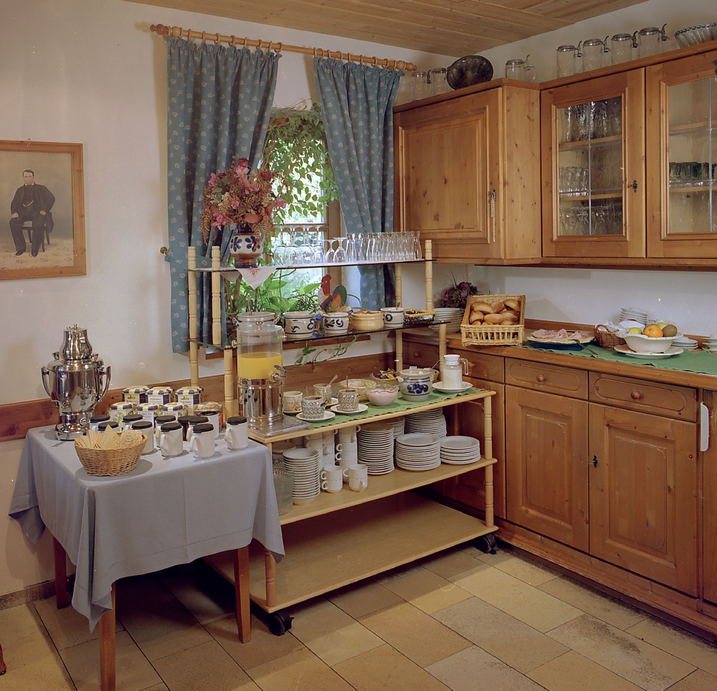 free daily continental breakfast