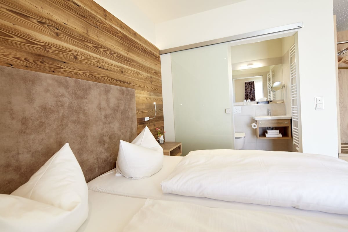 In-room safe, desk, laptop workspace, free WiFi