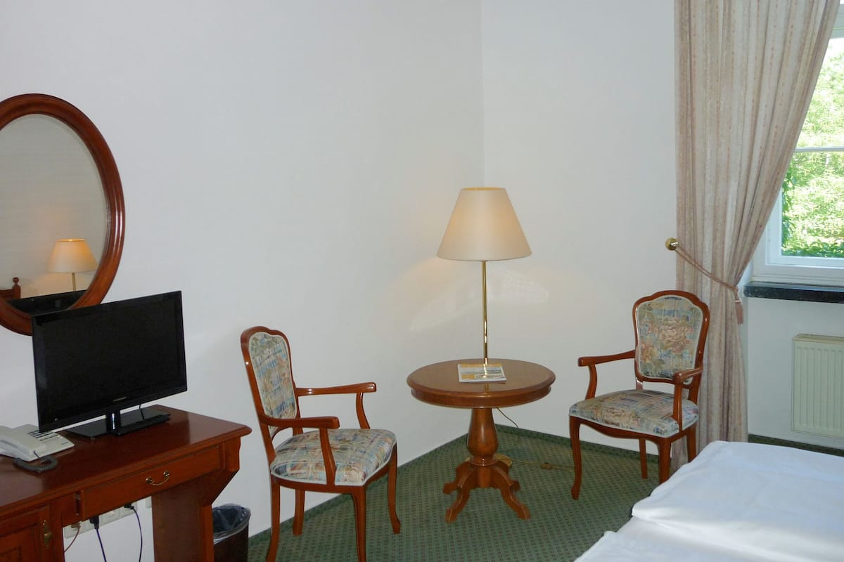 Hypo-allergenic bedding available, minibar, in-room safe, desk