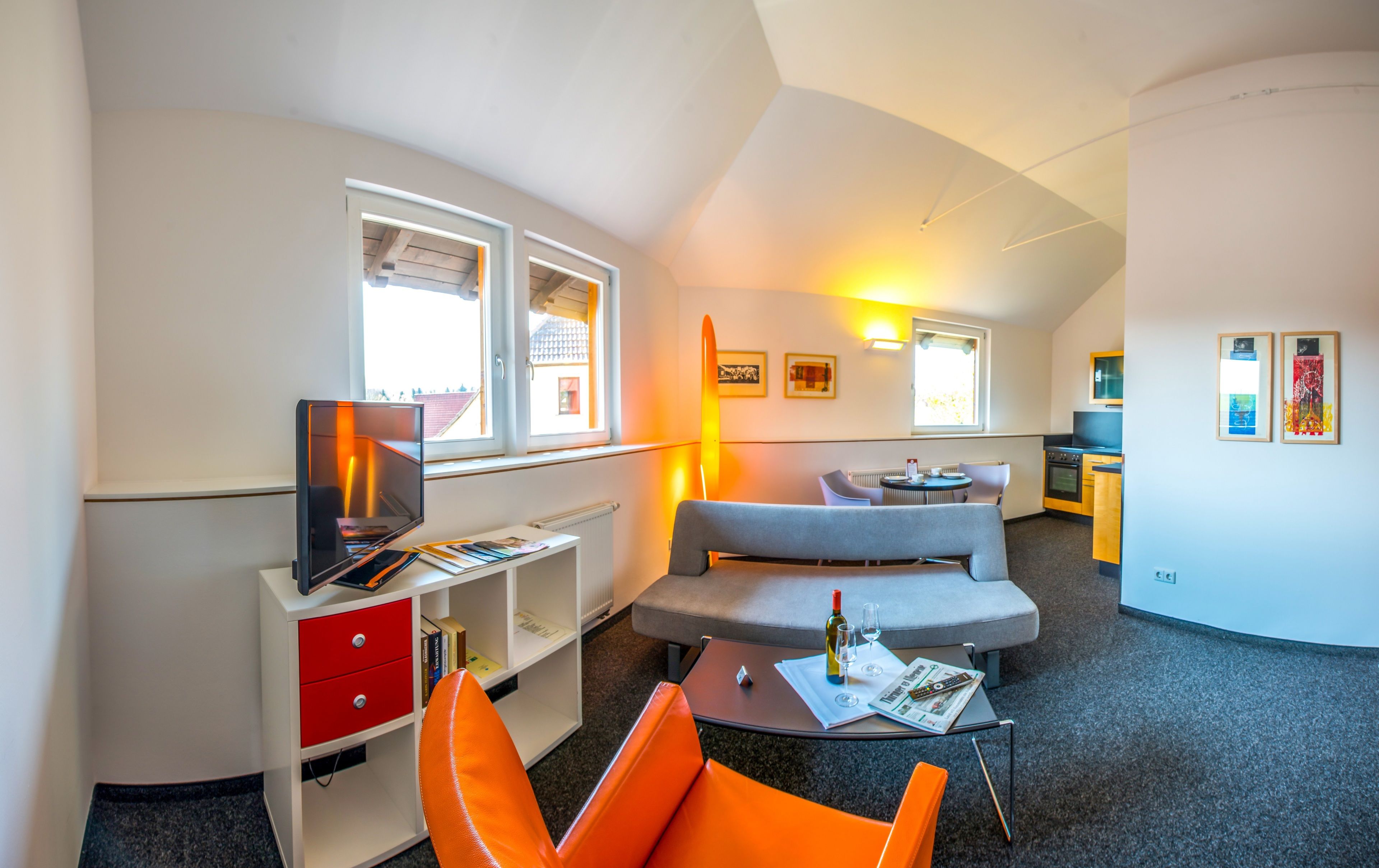 standard double room, 1 queen bed | living area | flat-screen tv