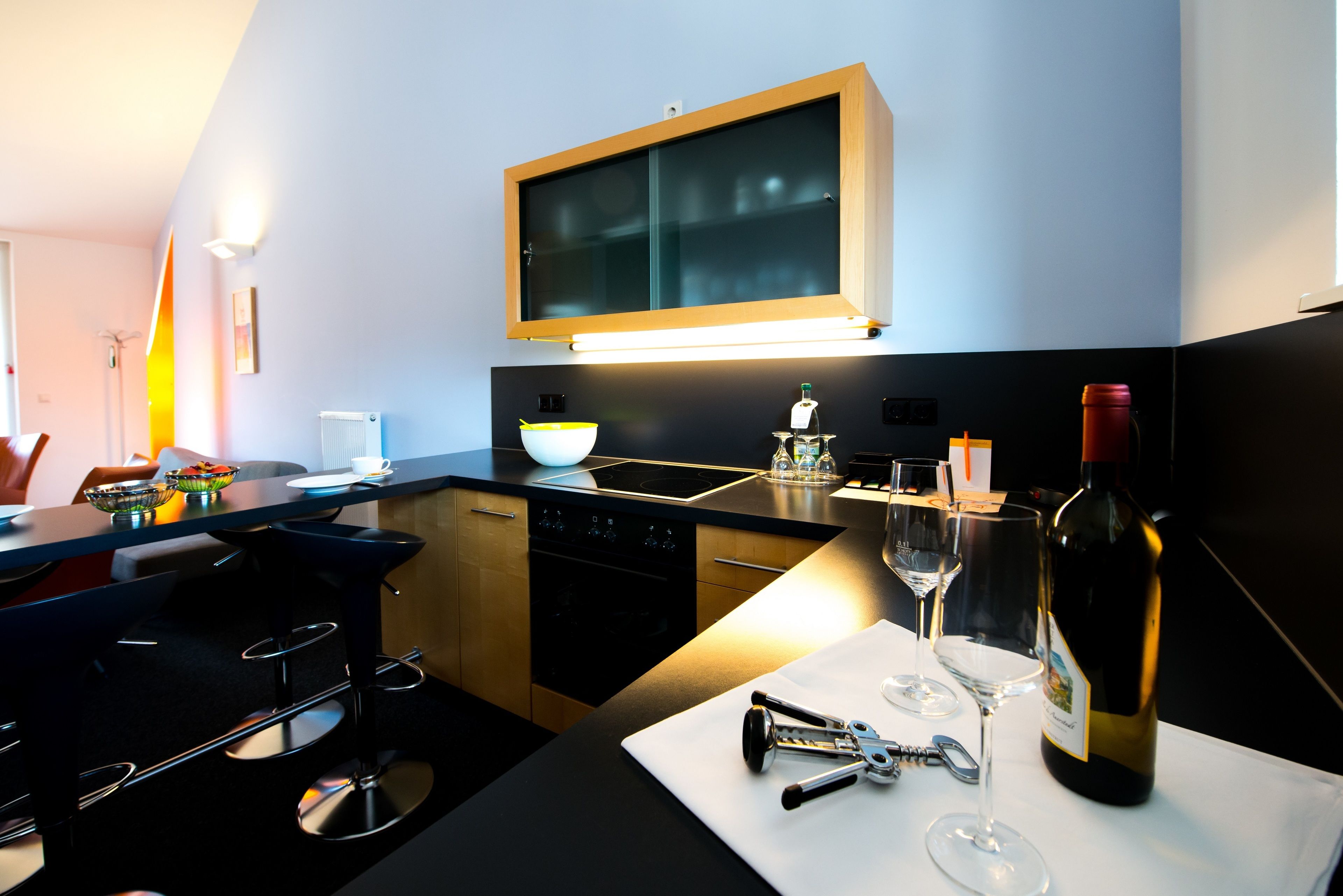 full-sized fridge, stovetop, coffee/tea maker, electric kettle