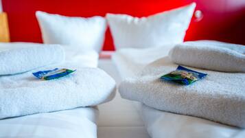 Cots/infant beds, free WiFi, bed sheets