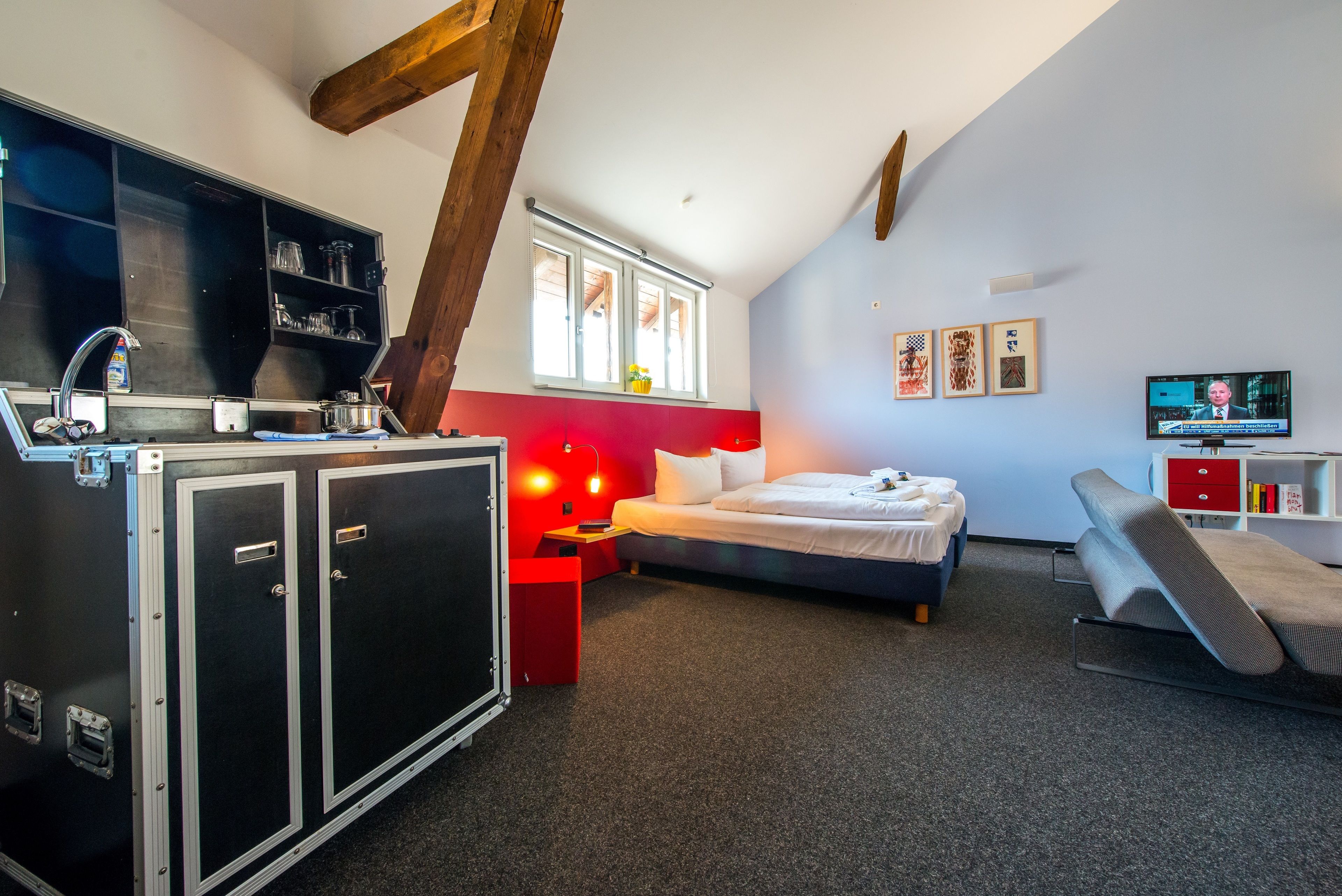 standard single room | cots/infant beds, free wifi, bed sheets