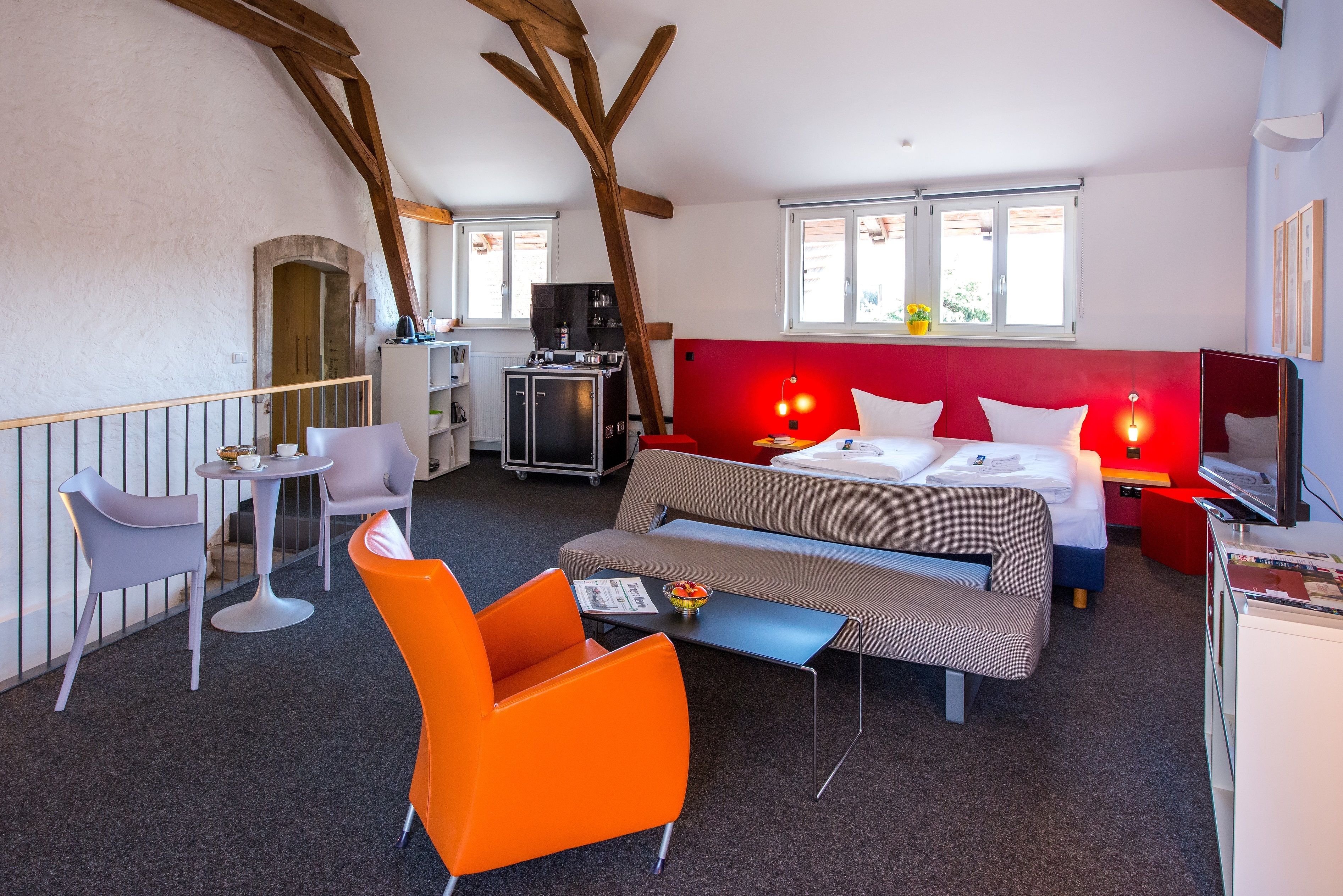 standard single room | living area | flat-screen tv