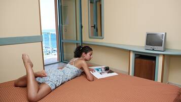 Doppelzimmer | Schreibtisch, kostenlose Babybetten, kostenloses WLAN, Bettwäsche