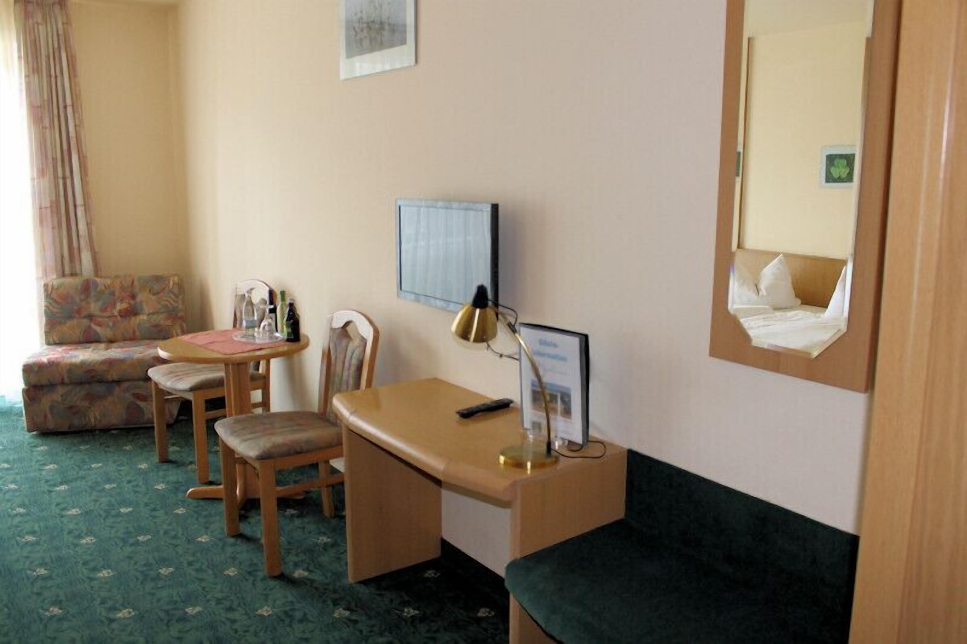double room | in-room safe, desk, free cots/infant beds, rollaway beds