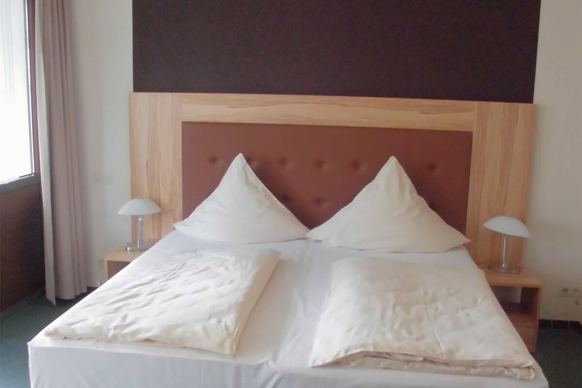 comfort double room | 1 bedroom, desk, free wifi, bed sheets