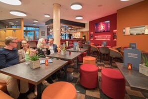Bar (on property) - Best Western Plus Kurhotel an der Obermaintherme (Staffelstein)