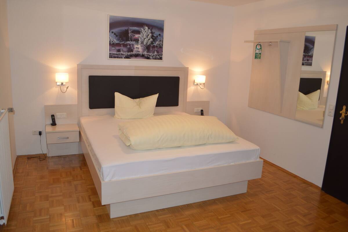 Double Room Single Use | Desk, blackout drapes, WiFi (free), bed sheets