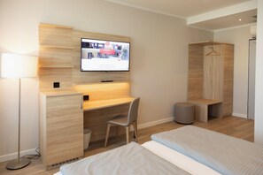 Hypo-allergenic bedding, in-room safe, blackout drapes - acama Hotel & Hostel Kreuzberg (Berlin)