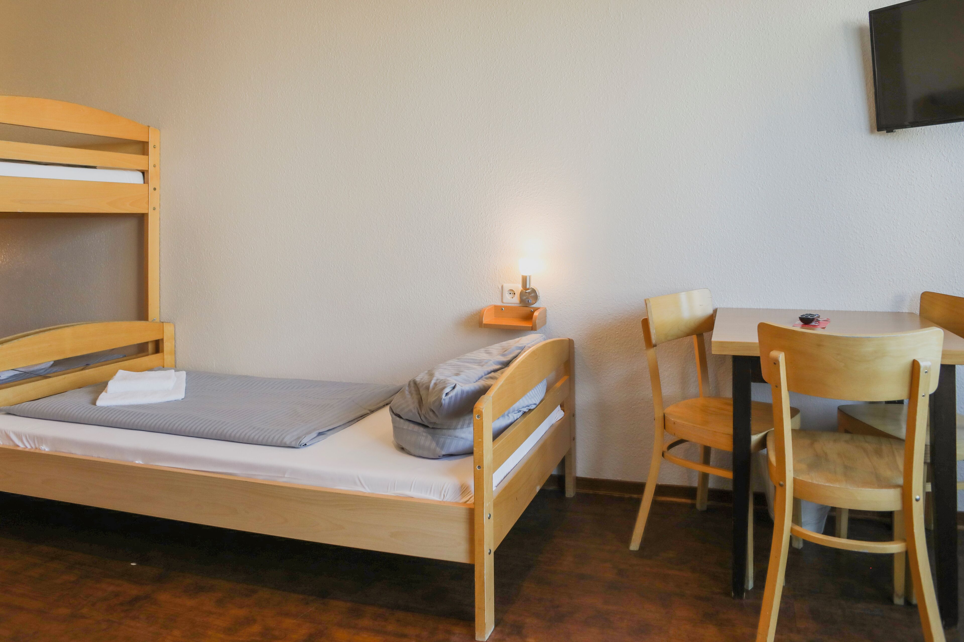 Hypo-allergenic bedding, in-room safe, desk, blackout curtains