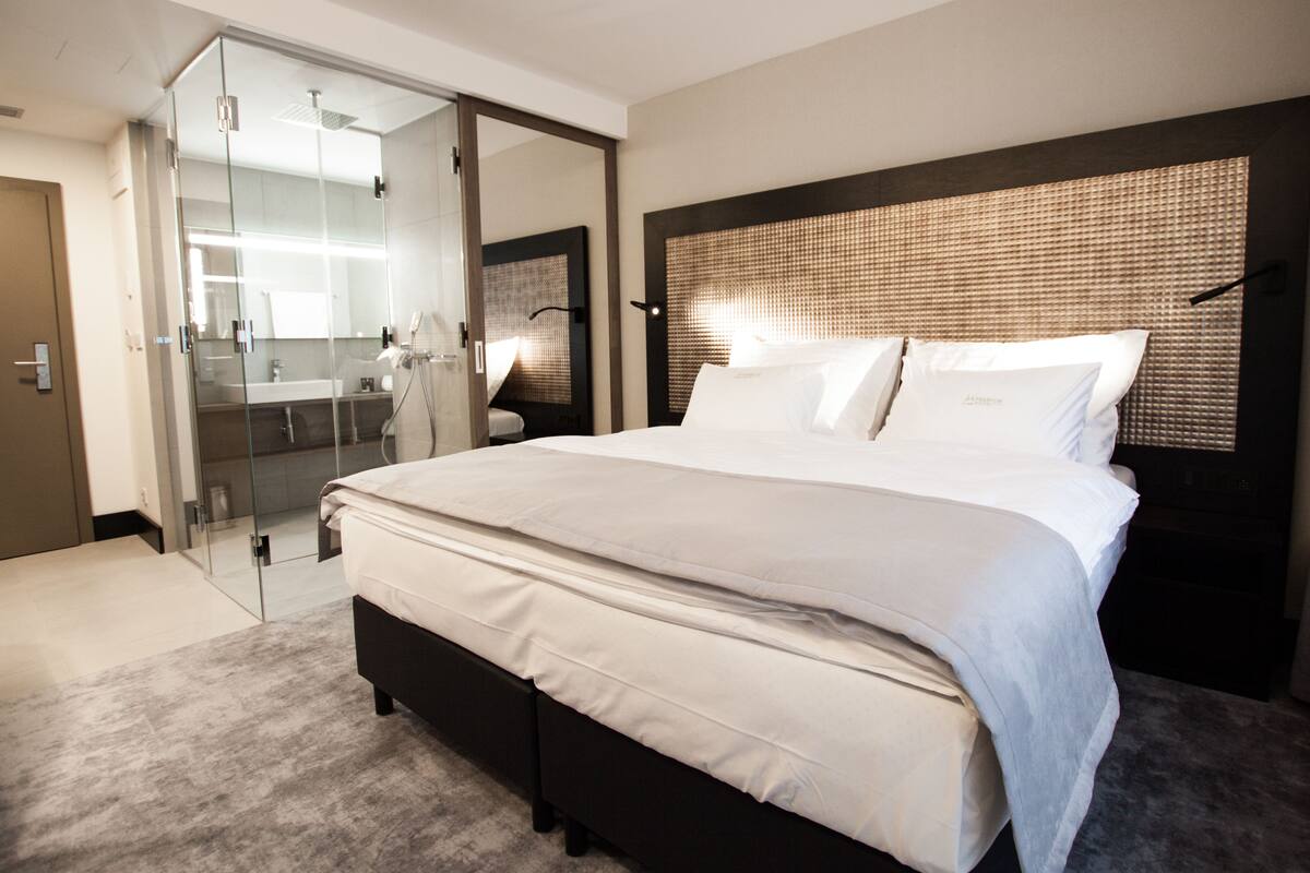 Biancheria da letto di alta qualità, minibar, una cassaforte in camera