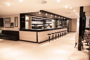 Bar (on property) - Hotel Prestige (Znojmo)