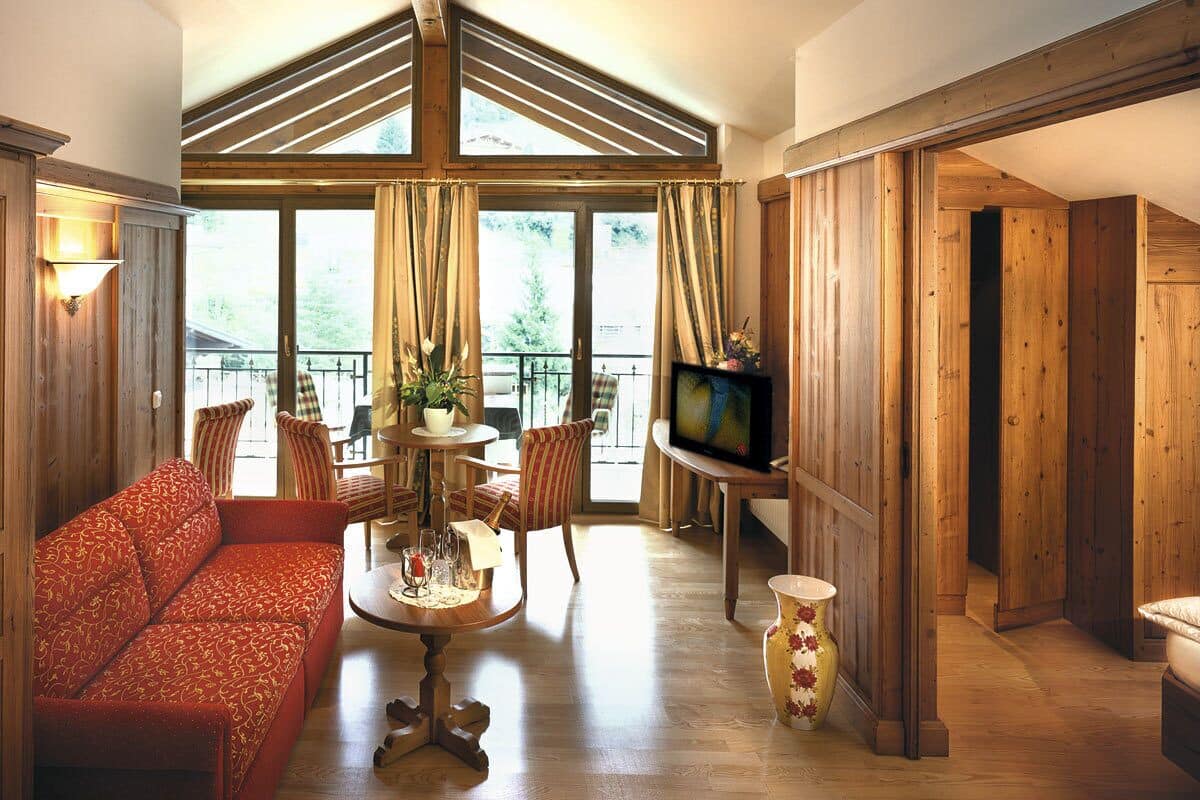 standard apartment, balcony | hypo-allergenic bedding, down duvets, minibar, in-room safe