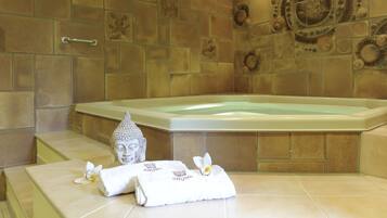 Sauna, hot tub