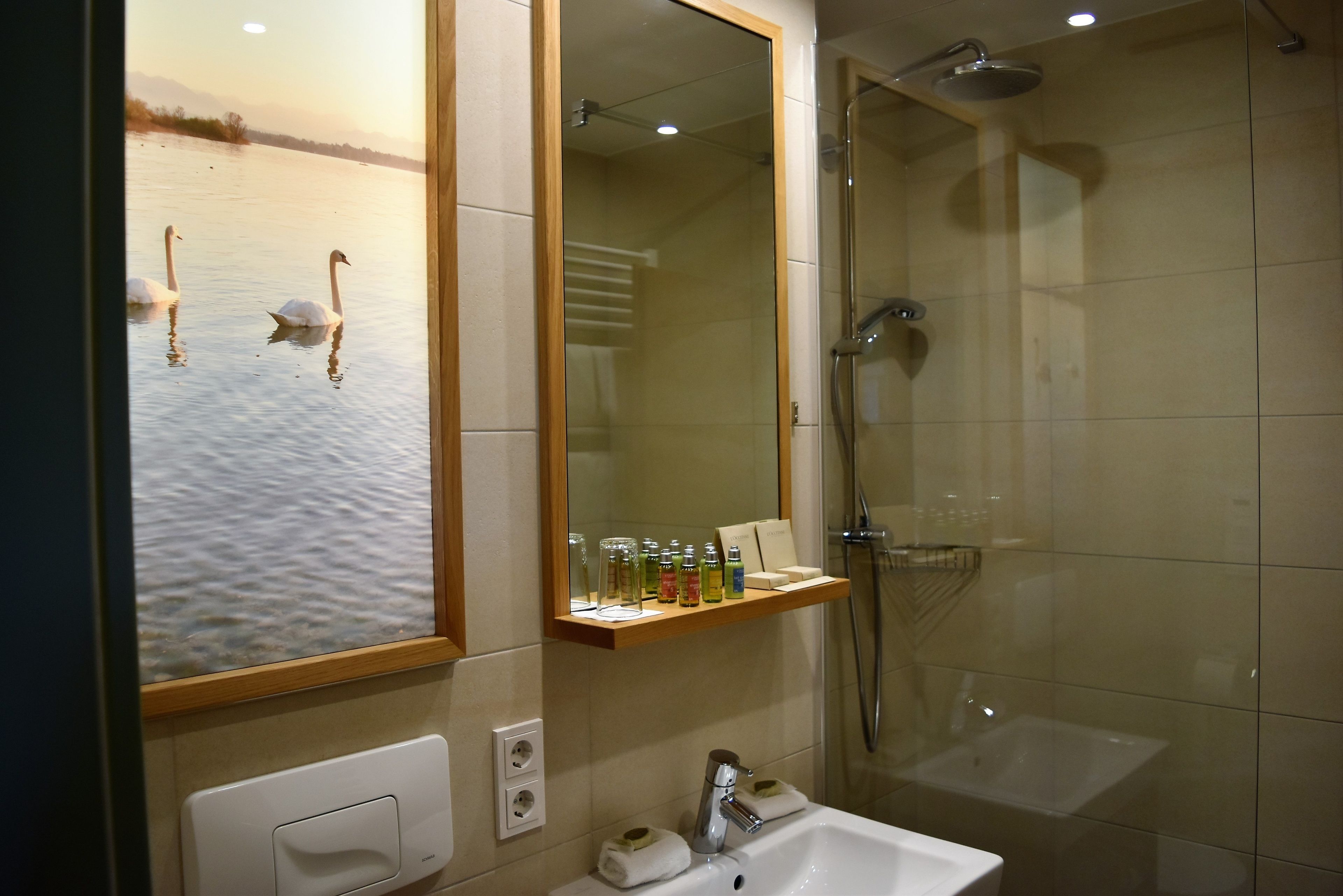 Standard Double Room | Bathroom