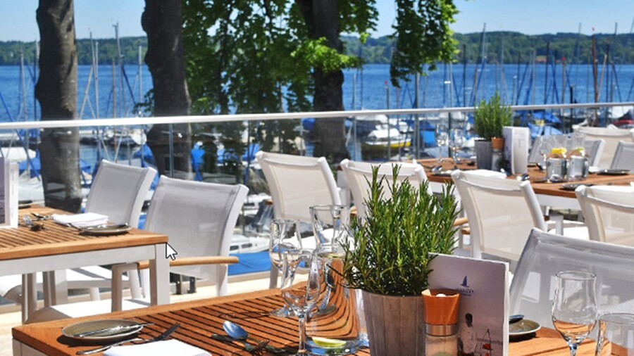 Marina Hotel
