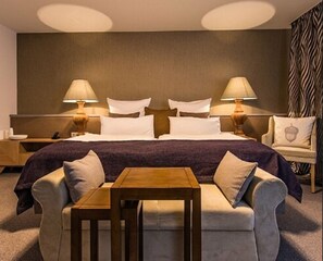 Comfort-Doppelzimmer, Seeblick | Wohnzimmer | Flachbildfernseher