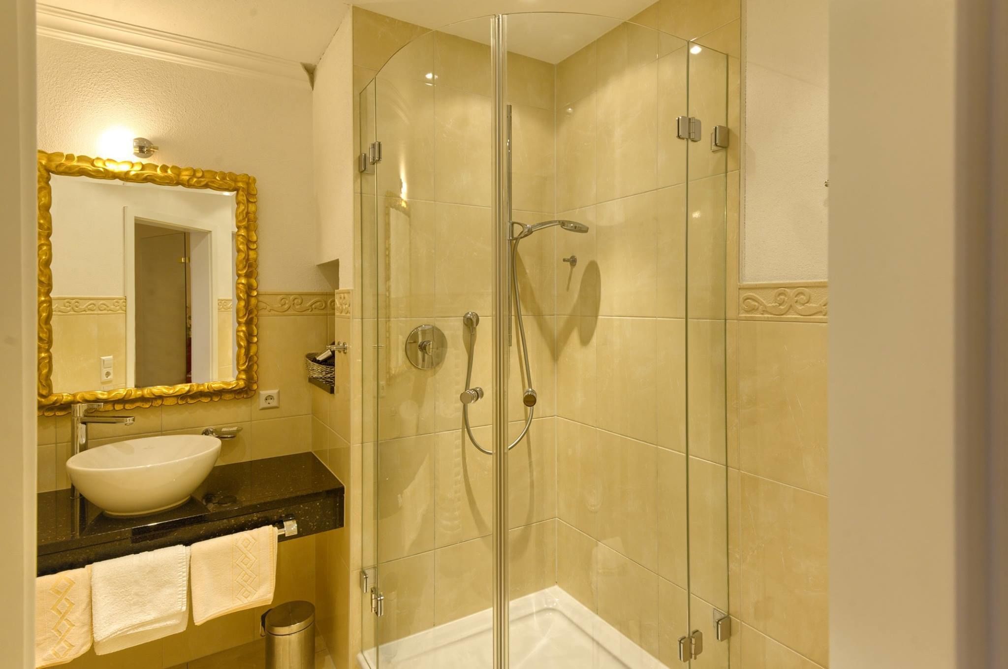 single room | bathroom | shower, free toiletries, hair dryer, towels