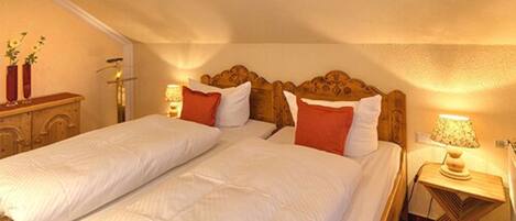 Double Room | Minibar, in-room safe, desk, cribs/infant beds