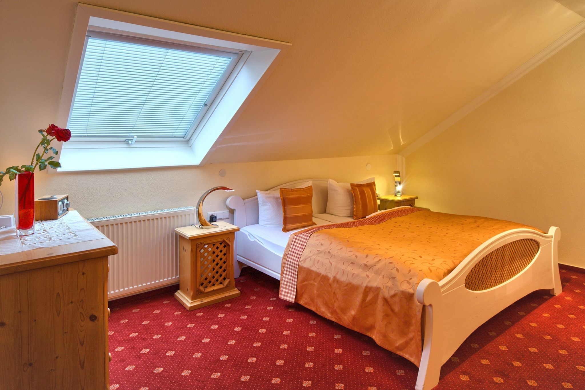 double room | minibar, in-room safe, desk, cots/infant beds