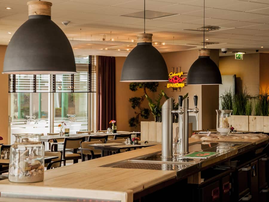 Lunch and dinner served, French cuisine