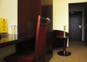 Standard Double Room | In-room safe, desk, blackout drapes, iron/ironing board