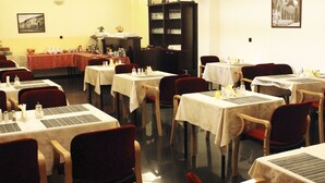 Free breakfast  - Hotel Adria (Karlovy Vary)