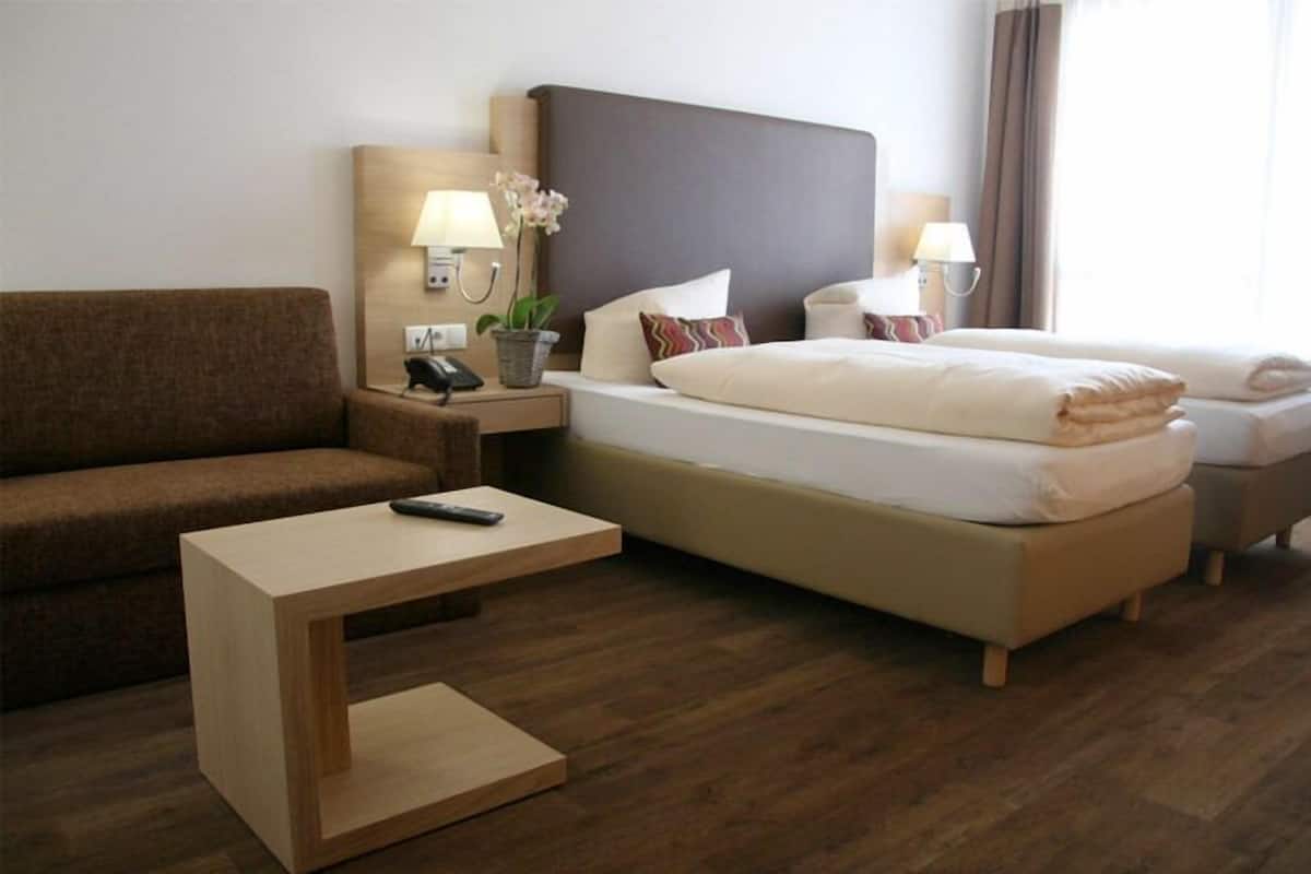 Double Room | 1 bedroom, desk, soundproofing, free WiFi
