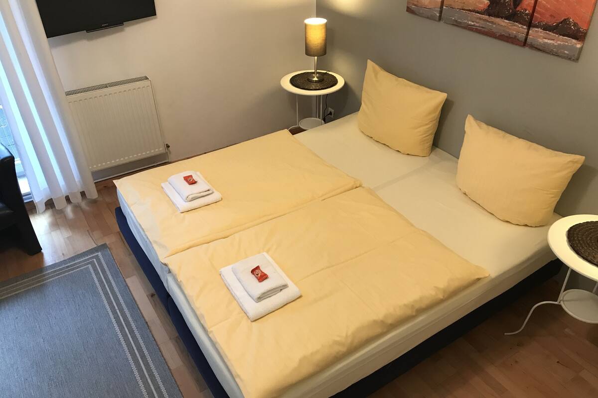 Comfort Double Room, Private Bathroom | Hypo-allergenic bedding, pillow-top beds, individually decorated