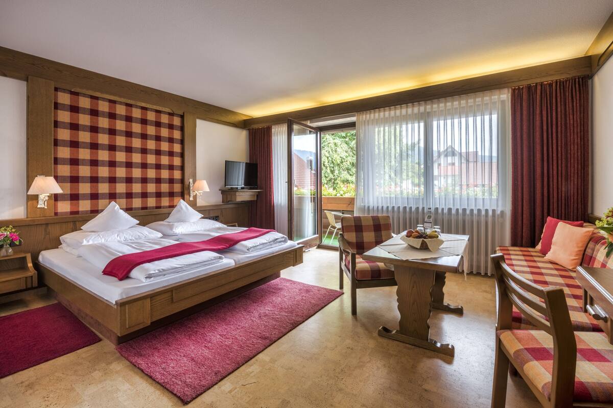 Basic Double Room, 1 Bedroom (Hirschkopf A) | Cribs (surcharge), WiFi (free)