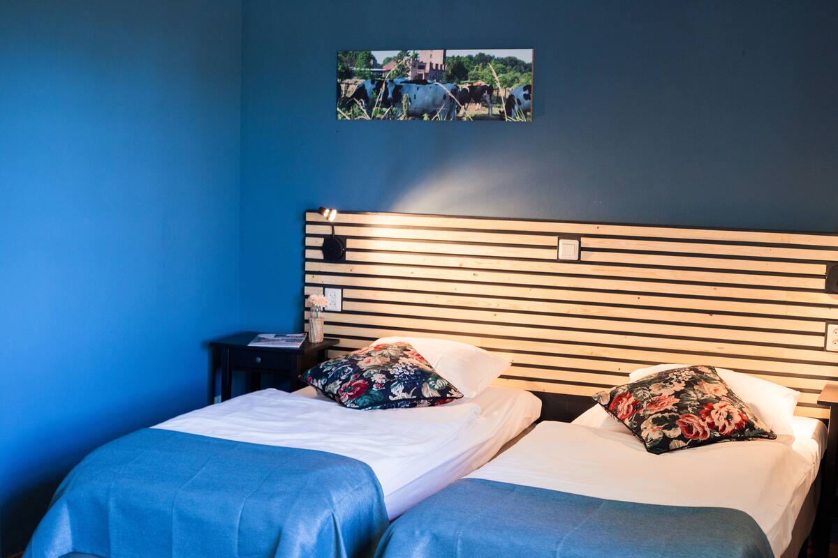Double Room | Desk, WiFi (free), bed sheets