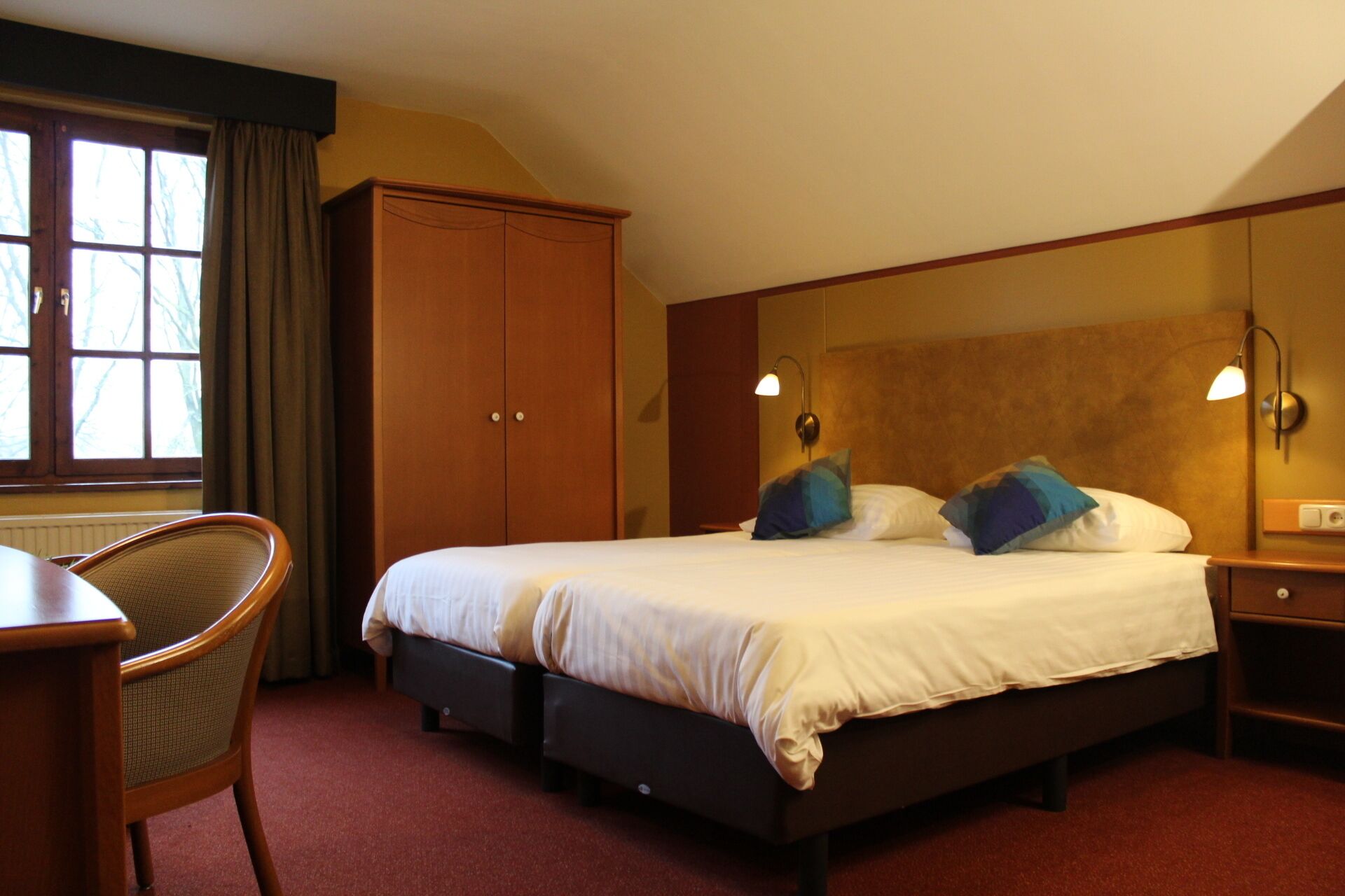 double room | 1 bedroom, desk, free wifi, bed sheets