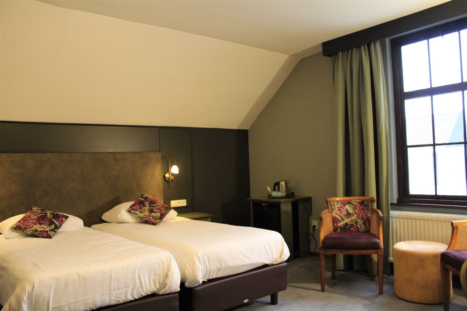 triple room | 1 bedroom, desk, free wifi, bed sheets