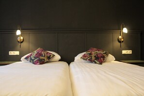 Dreibettzimmer | 1 Schlafzimmer, Schreibtisch, kostenloses WLAN, Bettwäsche