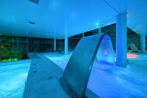 Couples treatment rooms, sauna, hot tub, steam room, hot springs