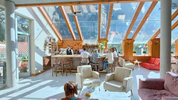 Bar (in der Unterkunft)