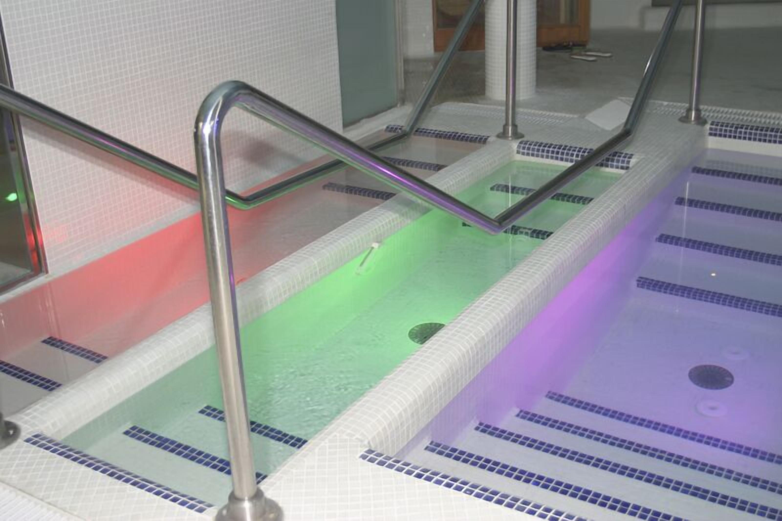 couples treatment room(s), sauna, hot tub, steam room