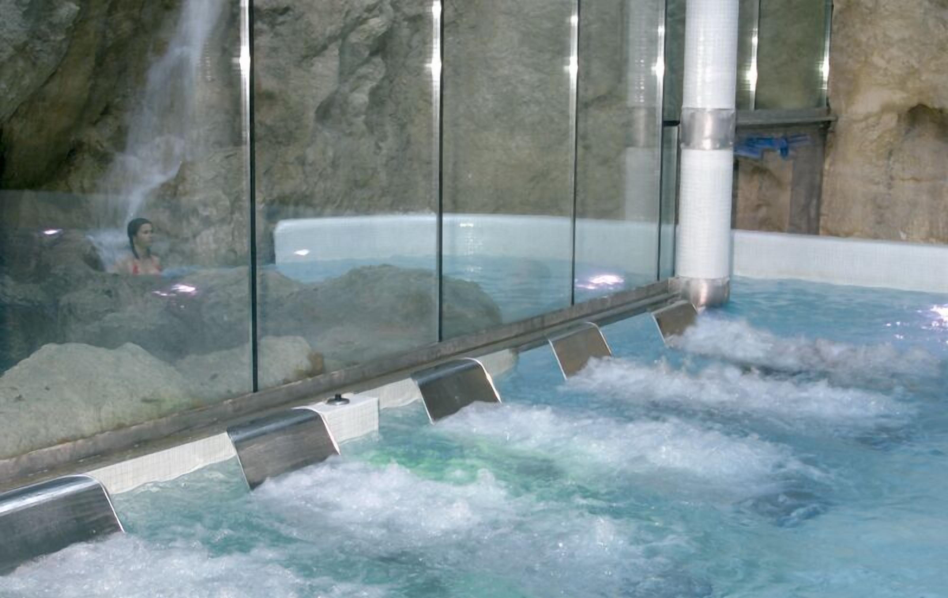 couples treatment room(s), sauna, hot tub, steam room