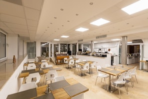 Café da manhã continental grátis todos os dias