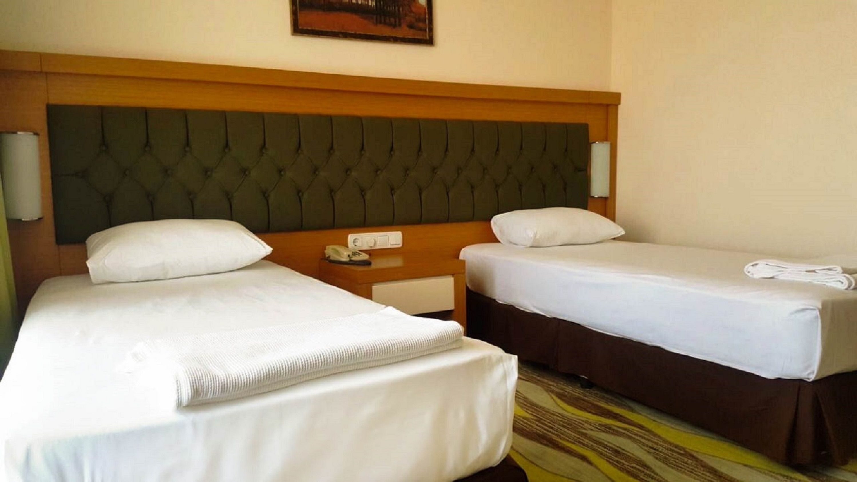 standard single room, 1 single bed | minibar, in-room safe, free wifi, bed sheets
