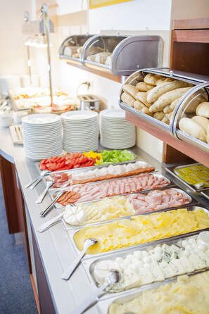 Free breakfast  - Francis Palace Hotel (Frantiskovy Lazne)